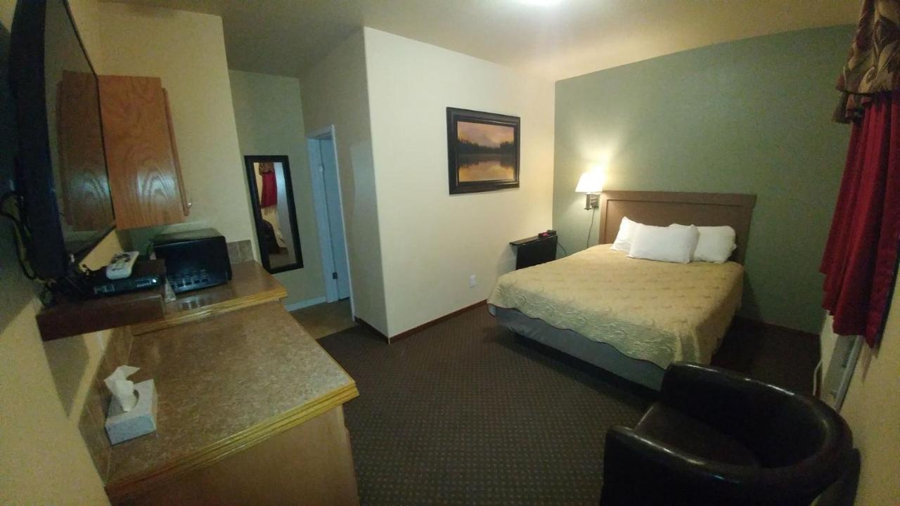 Sagebrush Inn & Suites Broadus エクステリア 写真