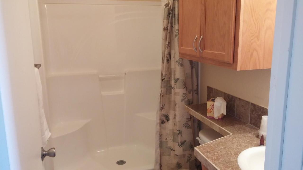 Sagebrush Inn & Suites Broadus エクステリア 写真